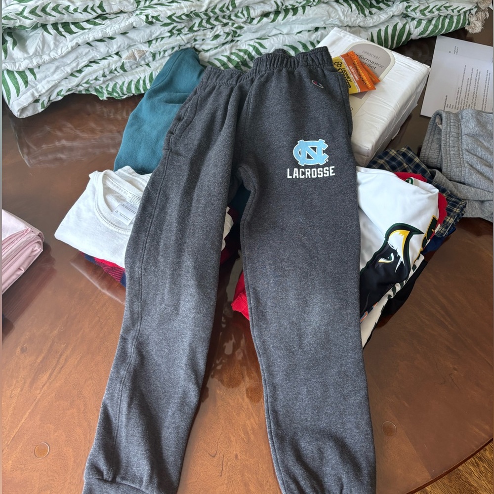 Boys UNC LAX sweatpants size Youth 7-8